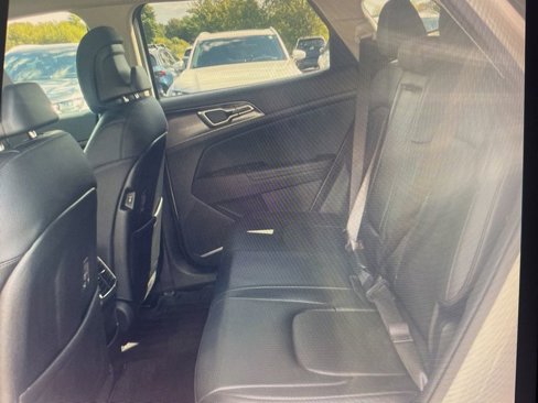 Used 2023 Kia Sportage EX image 8