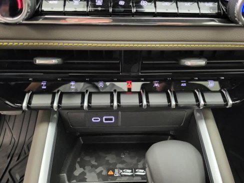 New 2025 Chevrolet Colorado ZR2 w/ Technology Package image 8