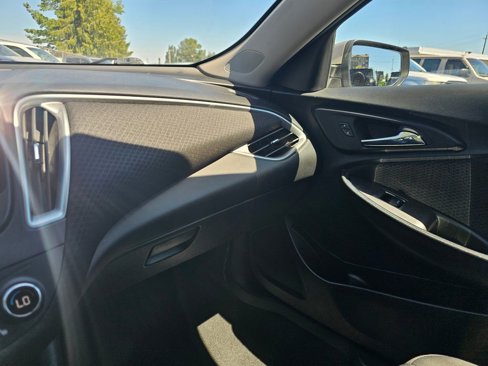 Used 2022 Chevrolet Malibu LT image 28