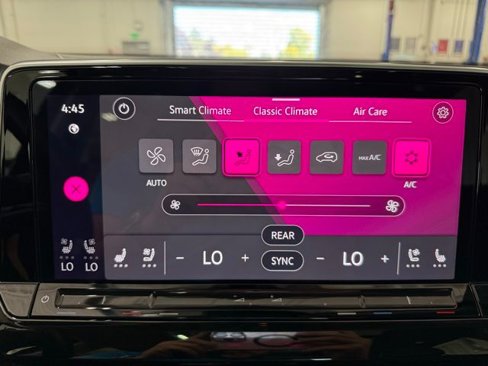 Certified 2025 Volkswagen Atlas SEL Premium R-Line image 17