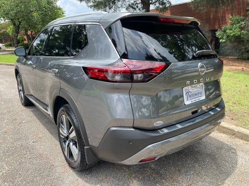 Used 2022 Nissan Rogue SL w/ SL Premium Package image 3