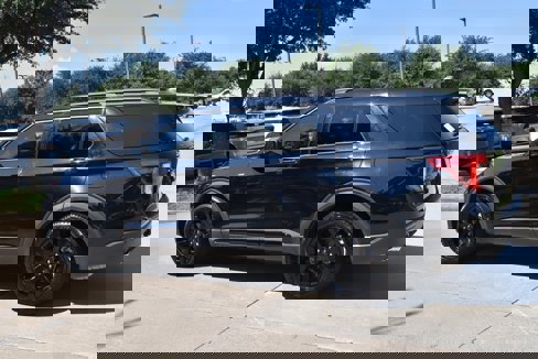 Used 2023 Ford Explorer ST-Line w/ Class IV Trailer Tow Package image 11