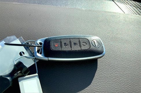 Used 2023 Nissan Rogue SV image 11