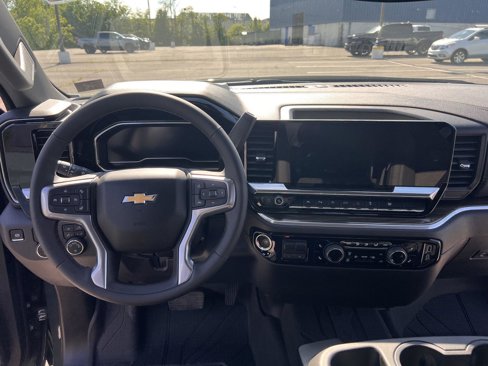 New 2025 Chevrolet Silverado 1500 LT w/ Safety Package image 29