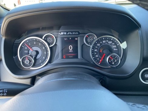 New 2026 RAM 1500 4x4 Crew Cab image 13