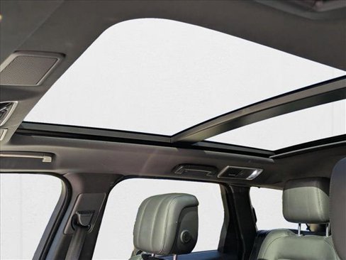 Used 2020 Land Rover Range Rover Sport HST image 13