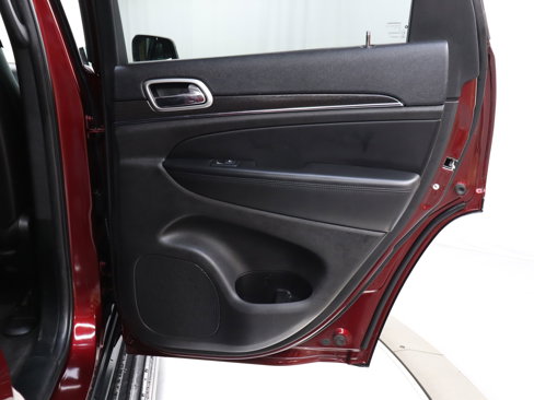 Used 2018 Jeep Grand Cherokee Limited image 25