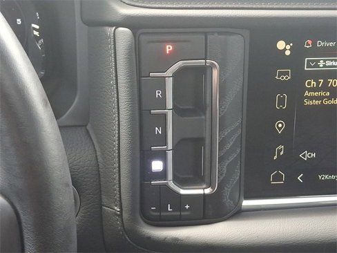 Used 2024 GMC Yukon Denali w/ Denali Reserve Package image 16