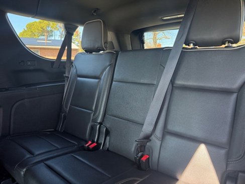 Used 2021 Chevrolet Suburban Premier w/ Premium Package image 10