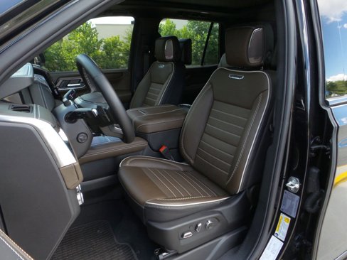 Used 2025 GMC Yukon Denali Ultimate image 11