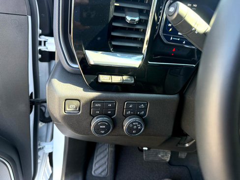 Used 2024 Chevrolet Silverado 3500 High Country w/ Technology Package image 18