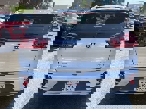 Used 2020 Kia Niro LX image 5