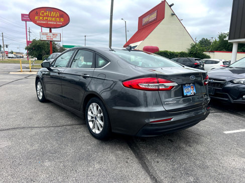 Used 2020 Ford Fusion SE image 8