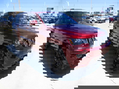 Used 2022 Jeep Grand Cherokee Laredo X image 8