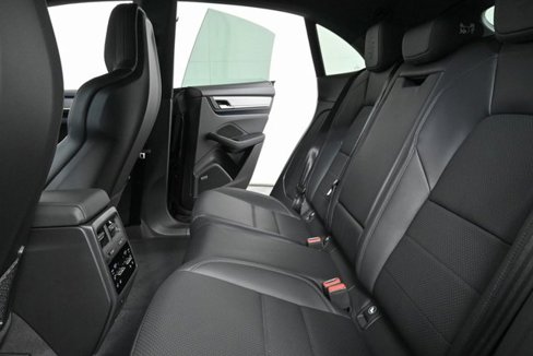Used 2025 Porsche Macan 4S Electric image 18