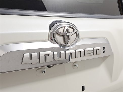 Used 2020 Toyota 4Runner Limited image 9
