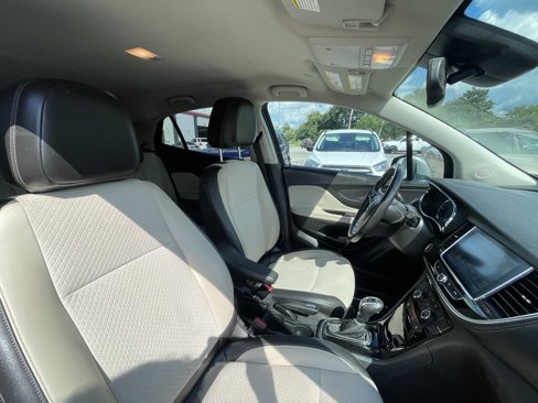 Used 2018 Buick Encore Sport Touring image 19