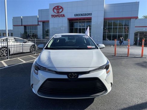 Certified 2025 Toyota Corolla LE image 1