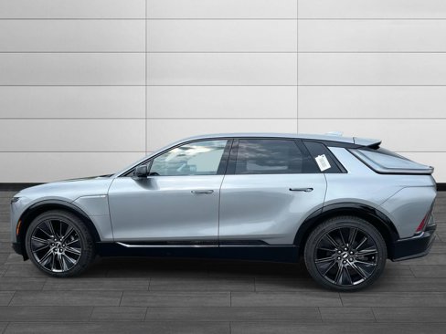 New 2026 Cadillac Lyriq Signature Sport image 2