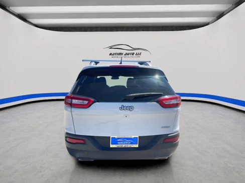 Used 2018 Jeep Cherokee Latitude image 5