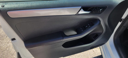 Used 2016 Volkswagen Jetta SE image 9