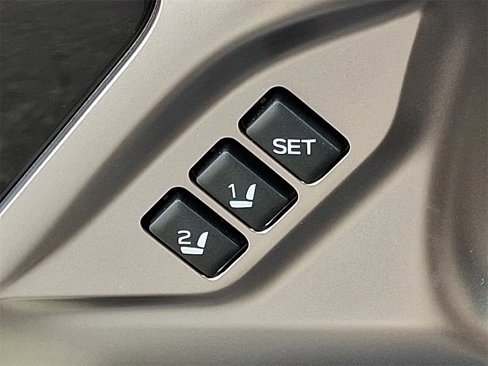 Certified 2025 Subaru Outback Limited image 27