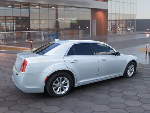 Used 2019 Chrysler 300 Touring image 7