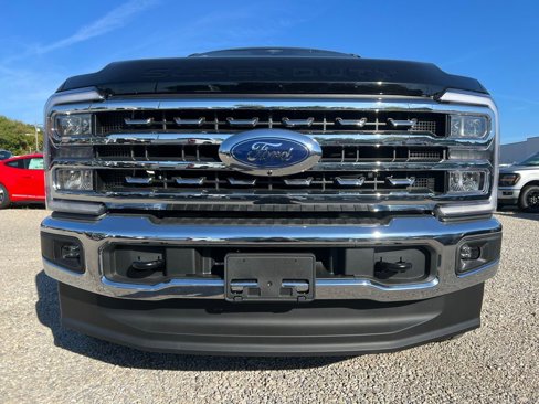 New 2026 Ford F250 Lariat w/ Chrome Package image 3