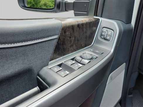 New 2025 Ford F350 Lariat w/ Black Appearance Package image 15