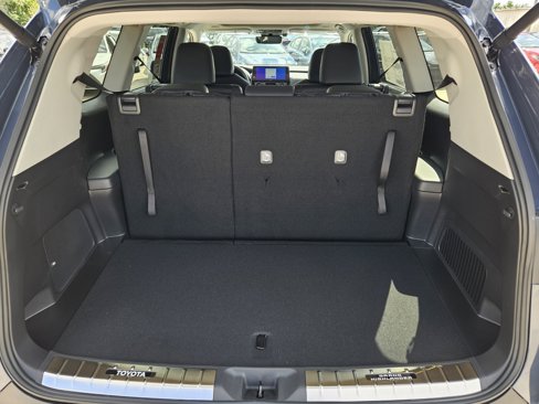 New 2026 Toyota Grand Highlander Limited image 9