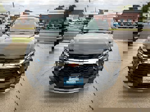 Certified 2025 Chevrolet Blazer LT image 3