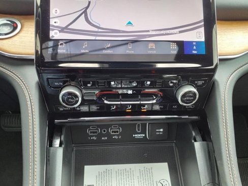 New 2025 Jeep Grand Cherokee Summit image 15