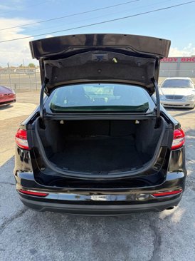 Used 2019 Ford Fusion SE image 18
