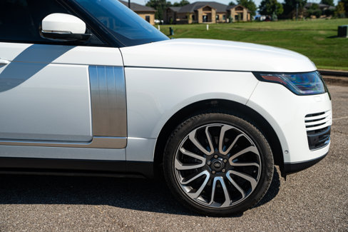 Used 2020 Land Rover Range Rover HSE image 12