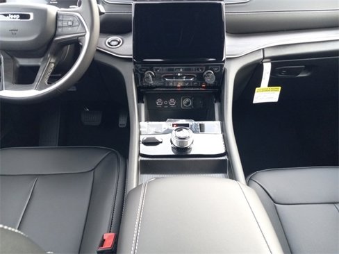 New 2025 Jeep Grand Cherokee Limited w/ Black Appearance Package image 12