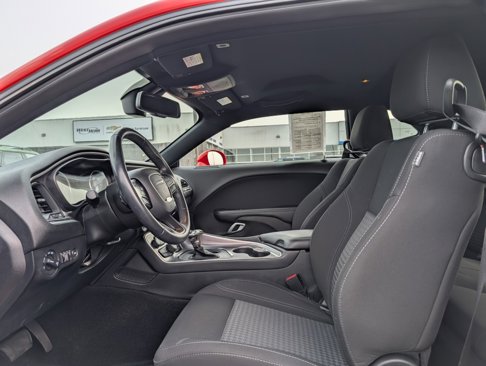 Used 2021 Dodge Challenger SXT w/ Driver Convenience Group image 8