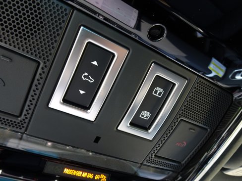 New 2026 Land Rover Range Rover Velar Dynamic SE image 21