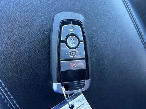 Used 2022 Ford Explorer XLT image 33