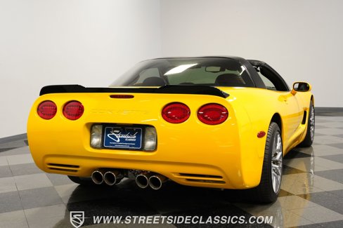 Used 2003 Chevrolet Corvette Coupe w/ Preferred Equipment Group image 11