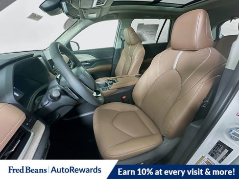 New 2026 Toyota Grand Highlander Platinum image 9