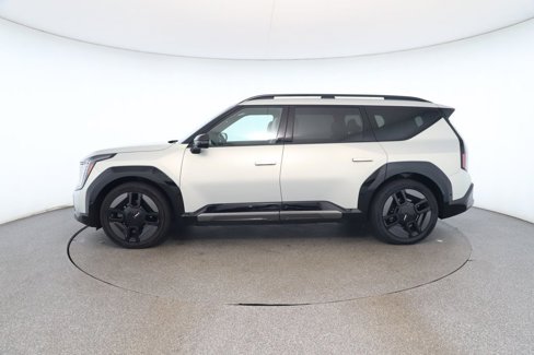 Used 2024 Kia EV9 GT-Line image 2
