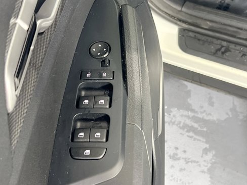 Used 2023 Kia Sportage LX image 17