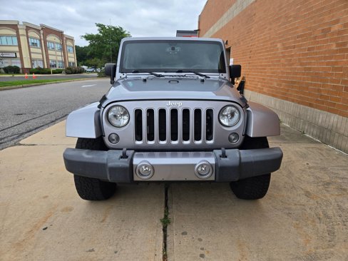 Used 2018 Jeep Wrangler Unlimited Sahara image 2
