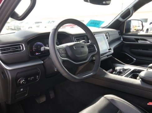 Used 2024 Jeep Wagoneer Series II image 17