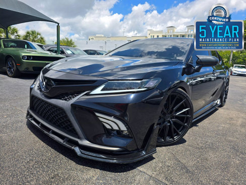 Used 2018 Toyota Camry SE image 1