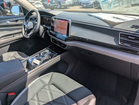 New 2025 Volkswagen Atlas Peak Edition SE image 28