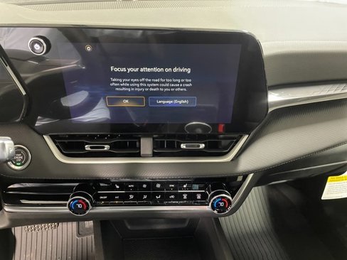New 2026 Chevrolet Equinox LT w/ Convenience Package II image 16