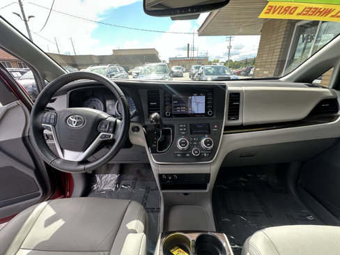 Used 2019 Toyota Sienna AWD image 8
