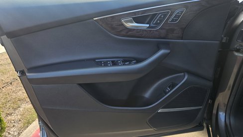 Used 2019 Audi Q8 Premium Plus image 27