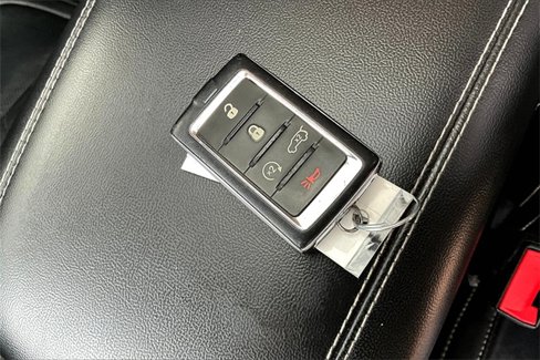 Used 2022 Jeep Grand Cherokee L Limited w/ Luxury Tech Group II image 29